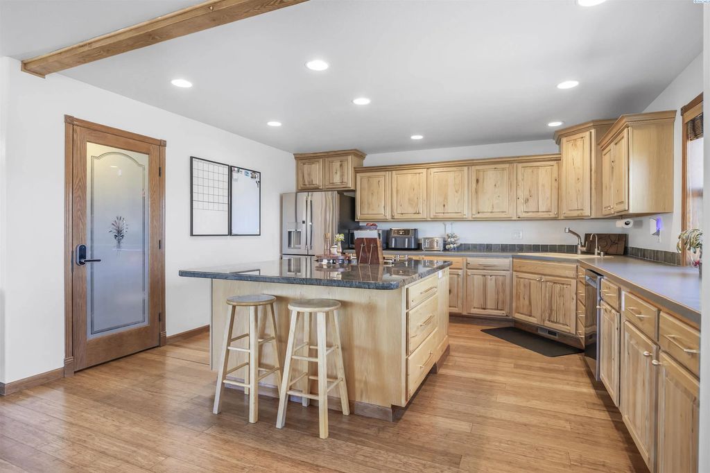 5600 Laurel Drive, West Richland