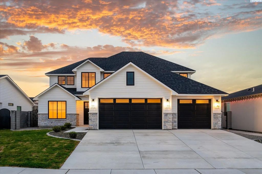 636 Lazio Way, Richland