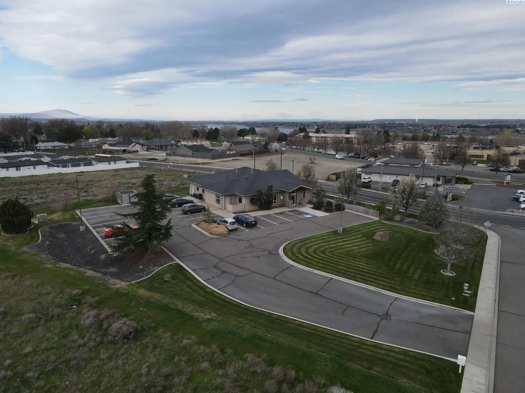1123 N Grant Pl, Kennewick