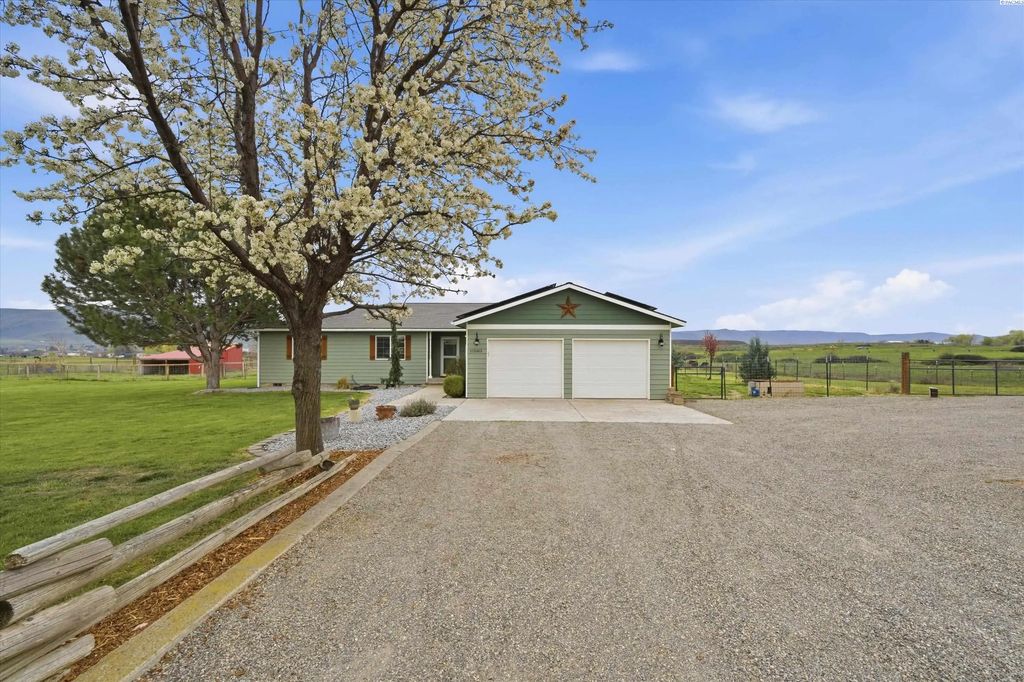 112503 W King Tull Rd, Prosser