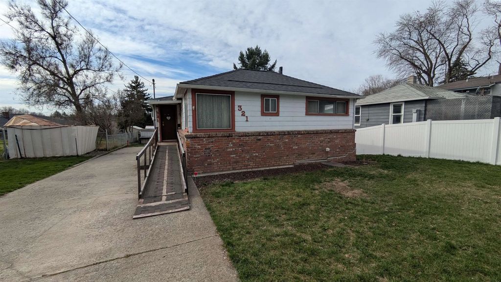 321 Nw Cleveland St, Pullman