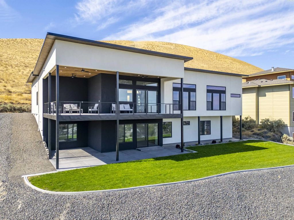 5411 Hershey Lane, West Richland
