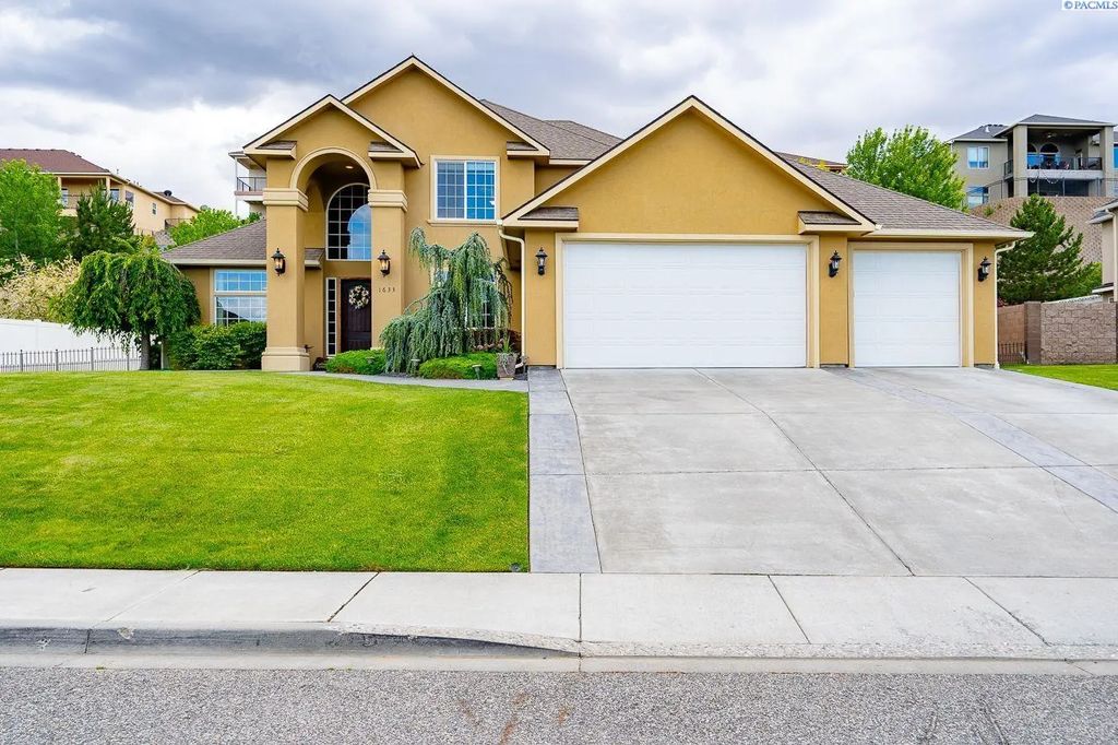 1633 Meadow Hills Dr, Richland