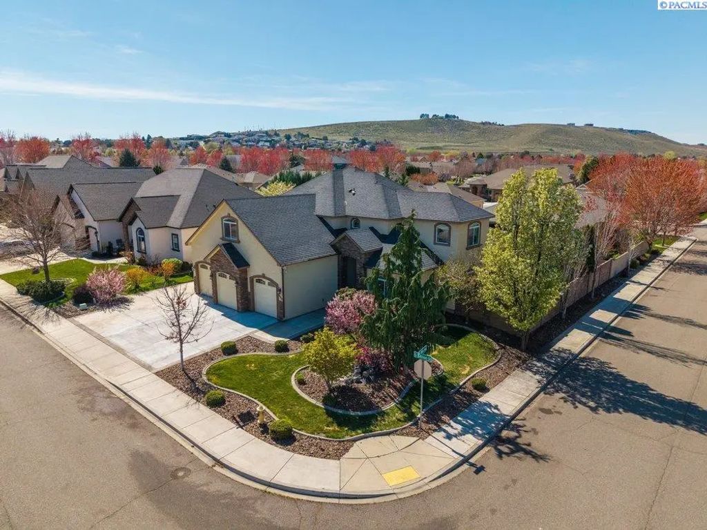 1600 S Edison St., Kennewick