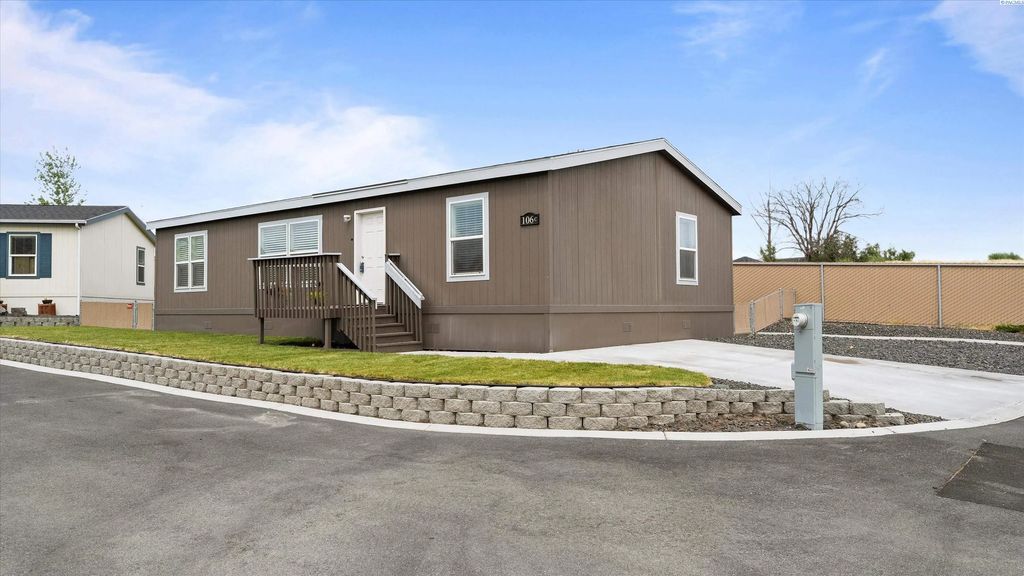 3517 Road 84, 106c, Pasco