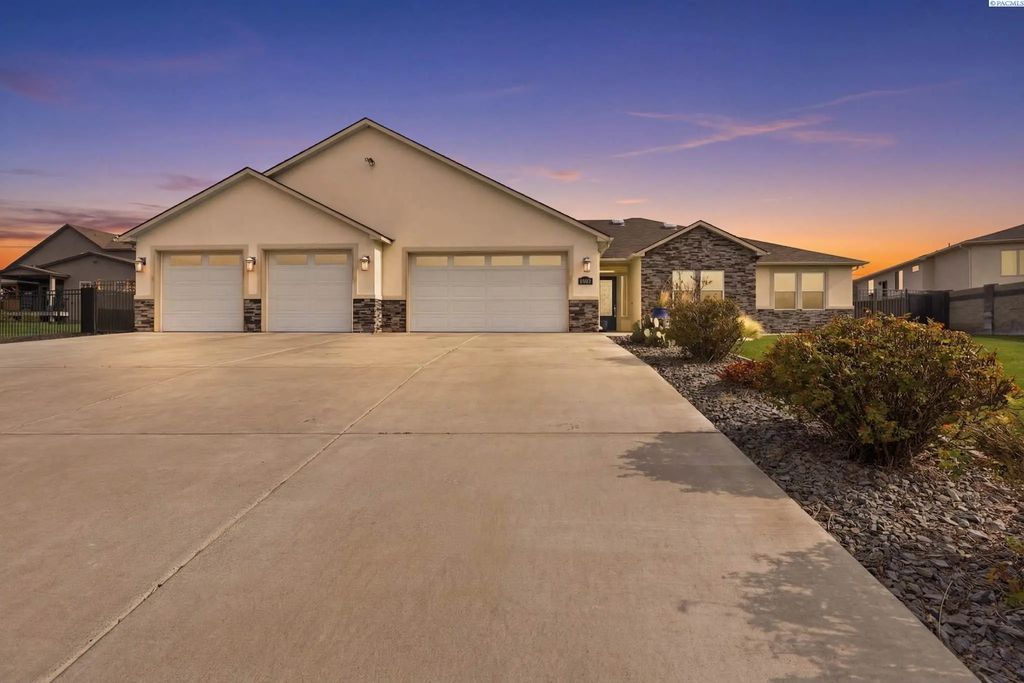 86612 Summit View Dr, Kennewick