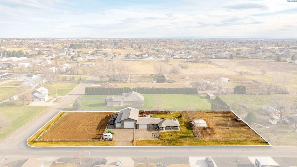 2205 Rd 72, Pasco