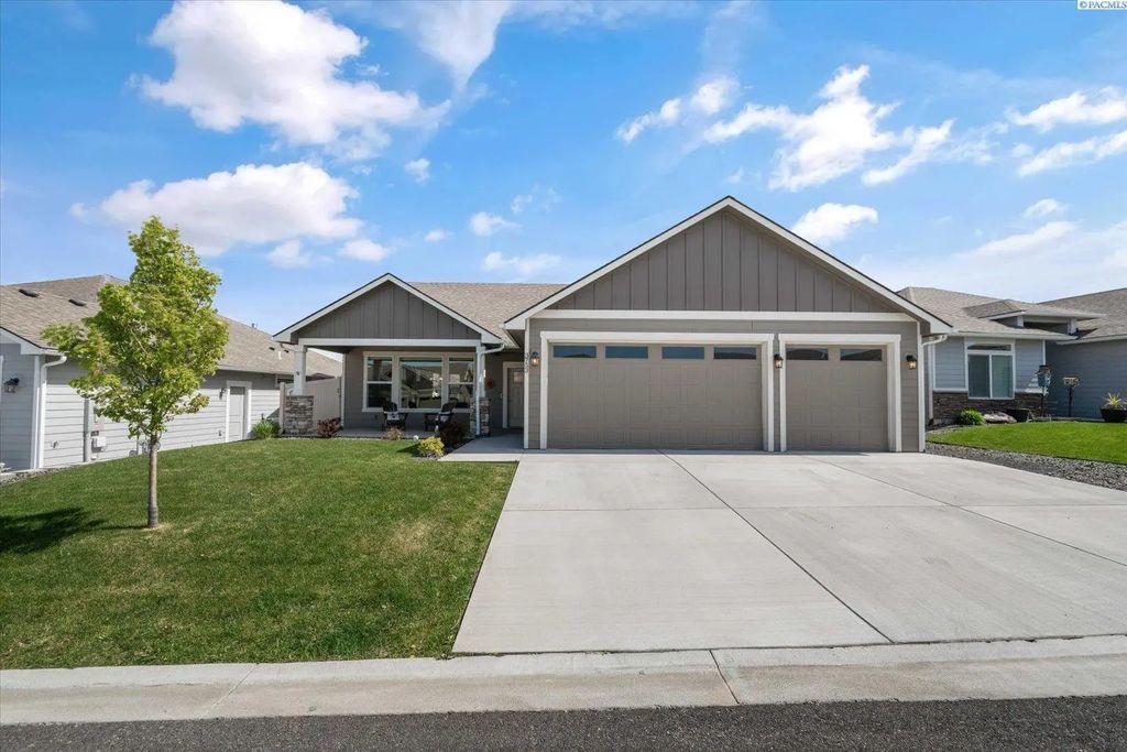3753 S Van Buren St, Kennewick