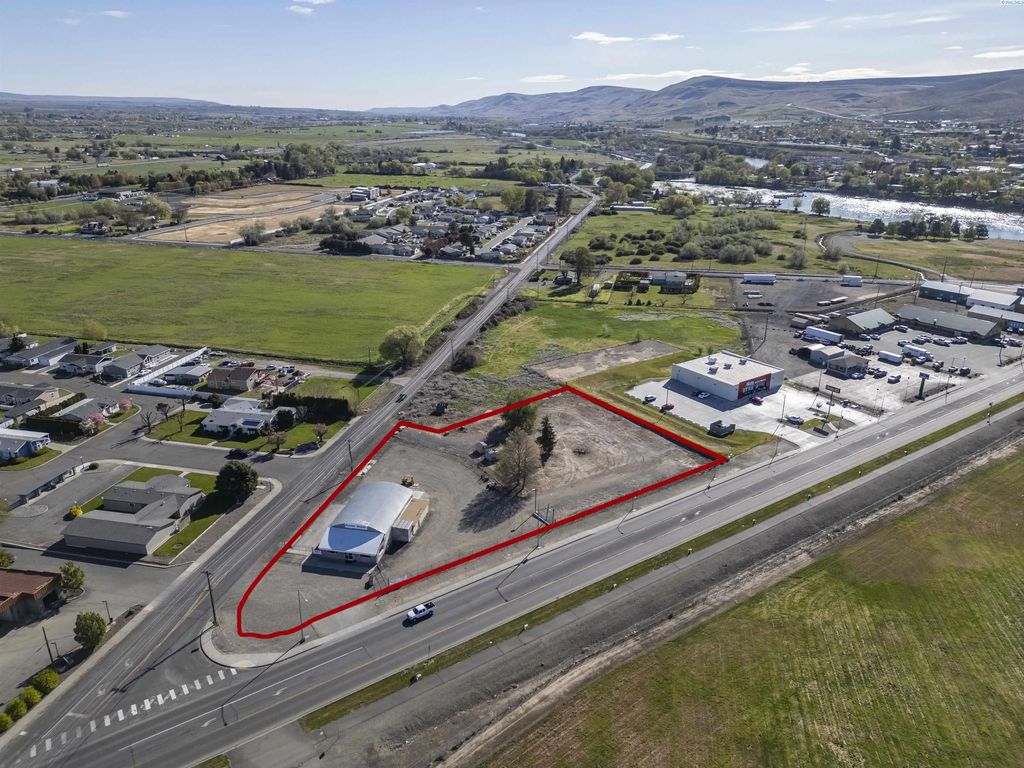 391 Wine Country Rd, Prosser
