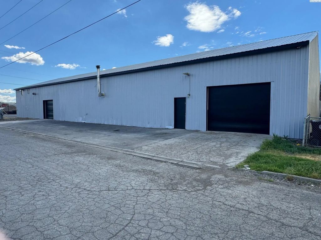 19 S C Street, Toppenish