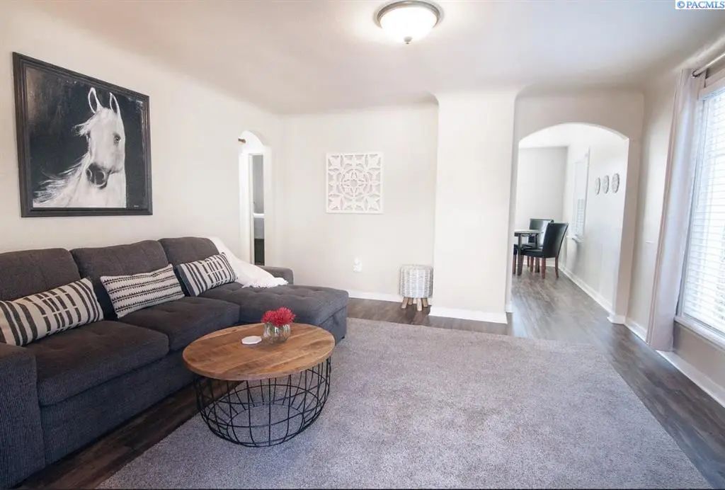 118-122 Nw State St, Pullman