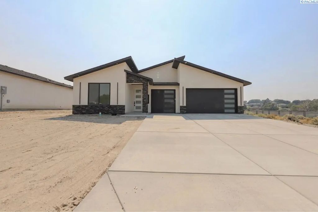 4114 S Kingwood St, Kennewick