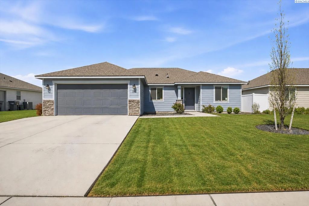 1518 Willow Way, Benton City