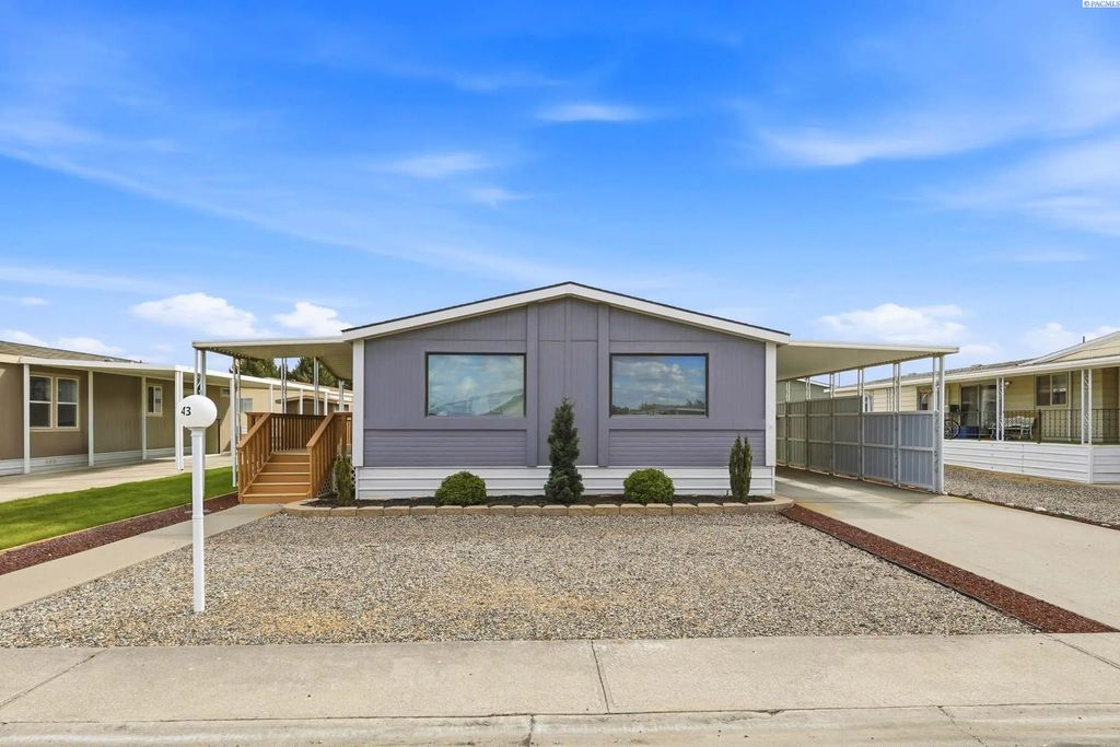 312 S Columbia Center Blvd. #43 43, Kennewick