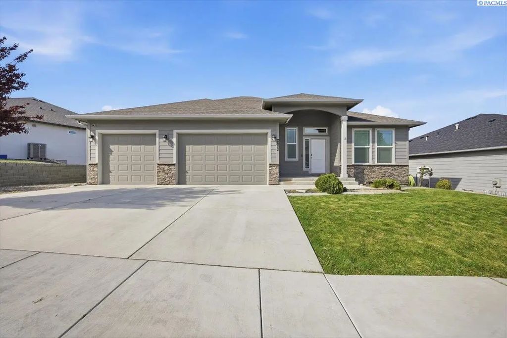 2652 W 44th Pl, Kennewick
