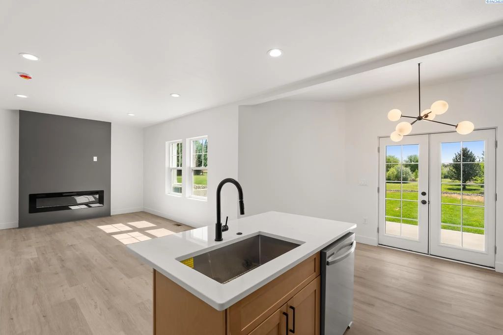 805 Fountain Blvd, Zillah