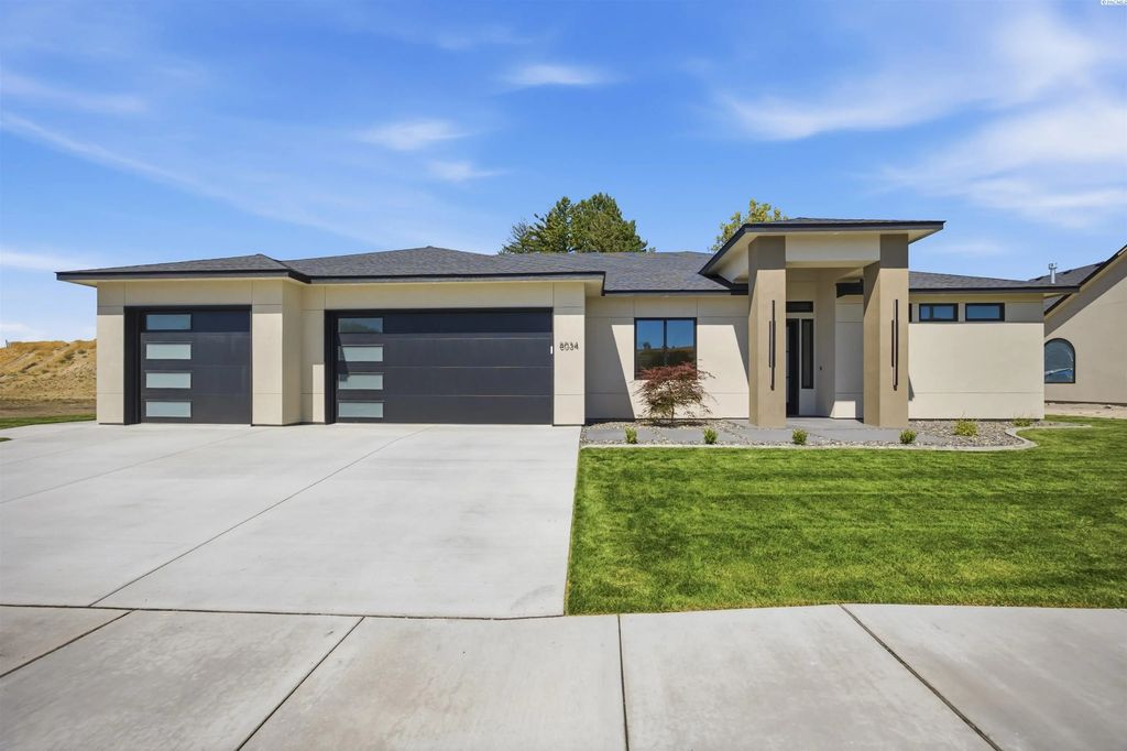 8034 W 12th Ave, Kennewick
