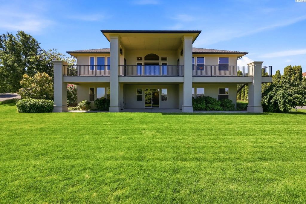 1021 Country Ct., Richland