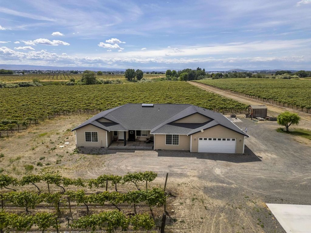 2050 Olmstead Road, Grandview