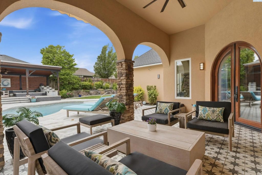3659 Nottingham Dr., Richland