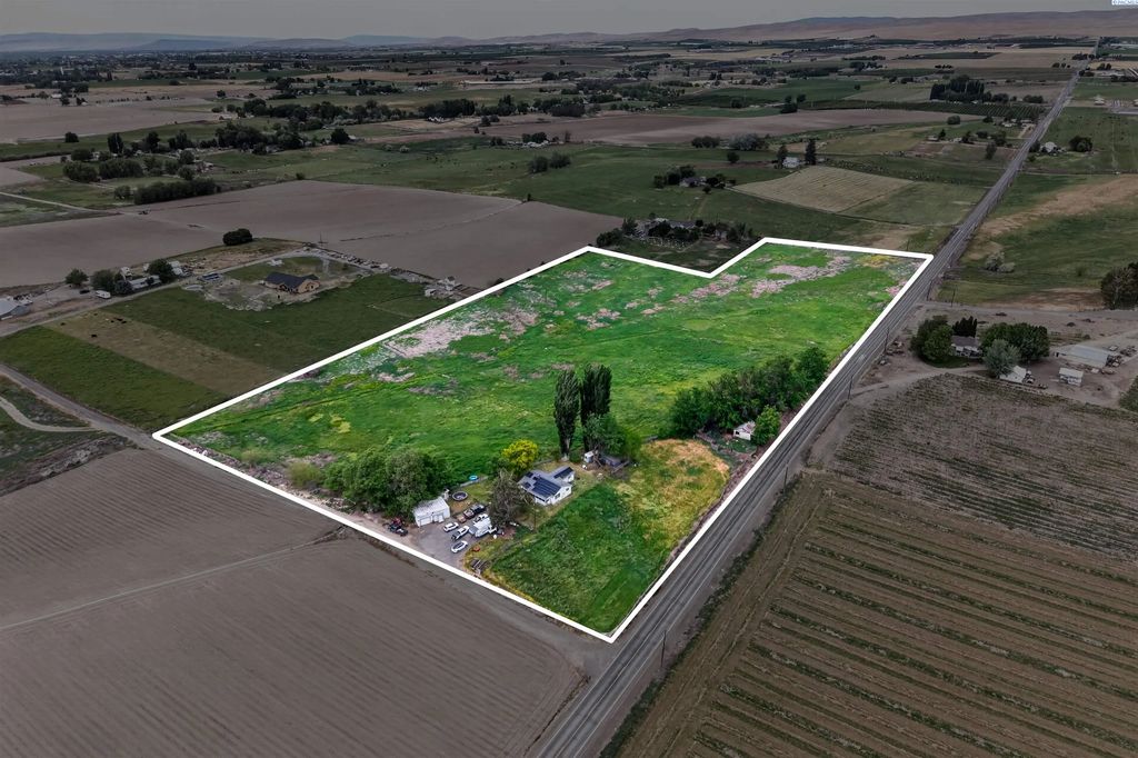 1300 Dekker Rd, Outlook