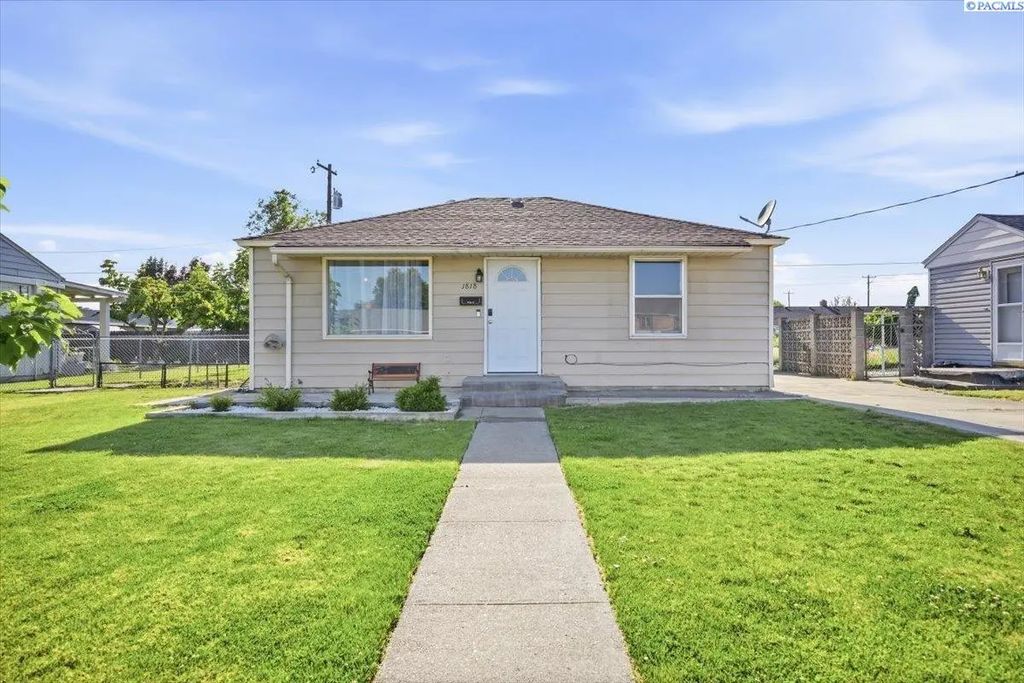 1818 N 11th Ave, Pasco