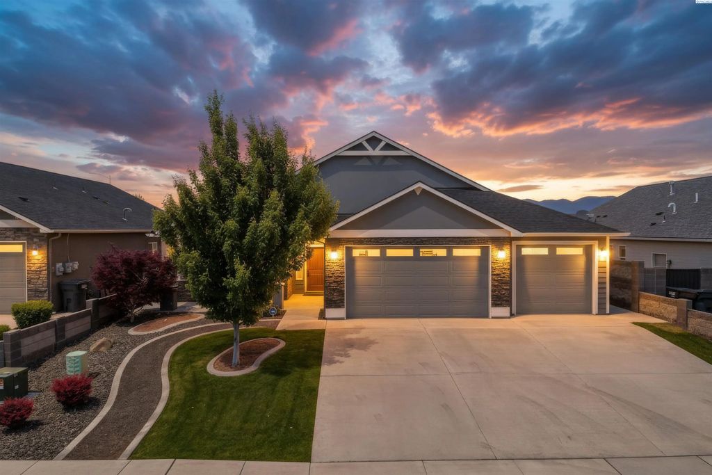 8913 Sophie Rae Ct, Pasco