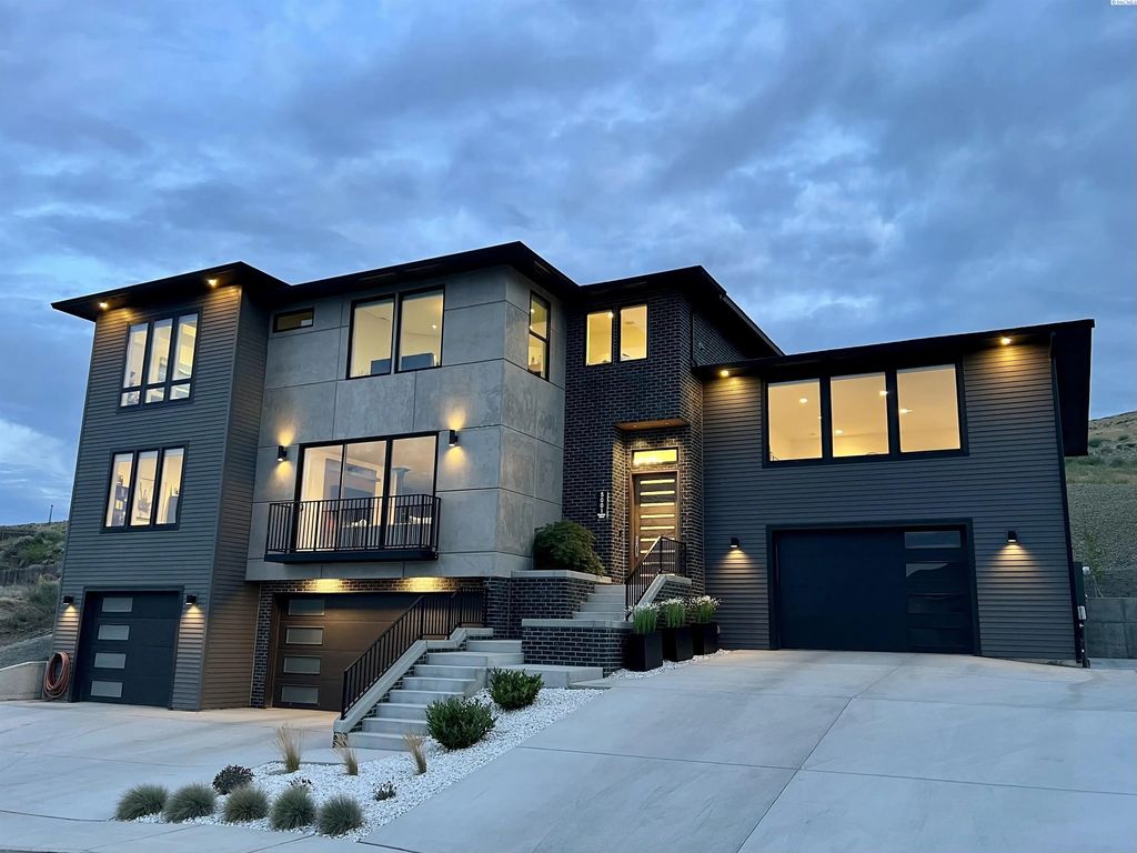 5001 Hershey Ln, West Richland