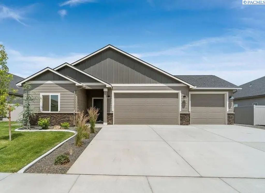 231 Schrute Rd, Prosser