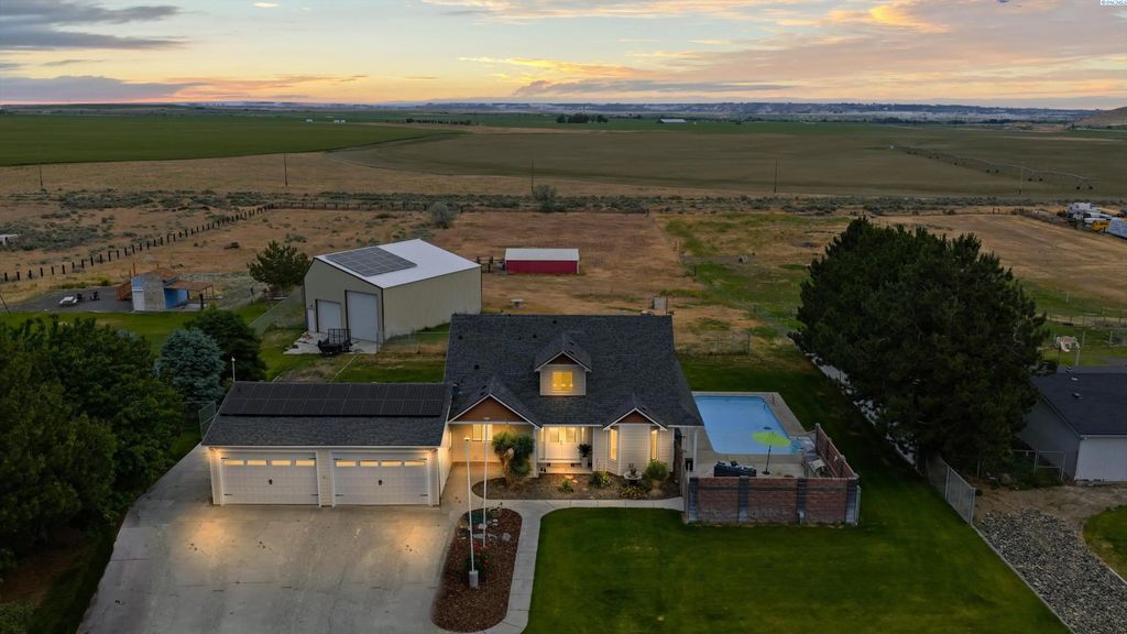 27504 E Ruppert Rd, Benton City