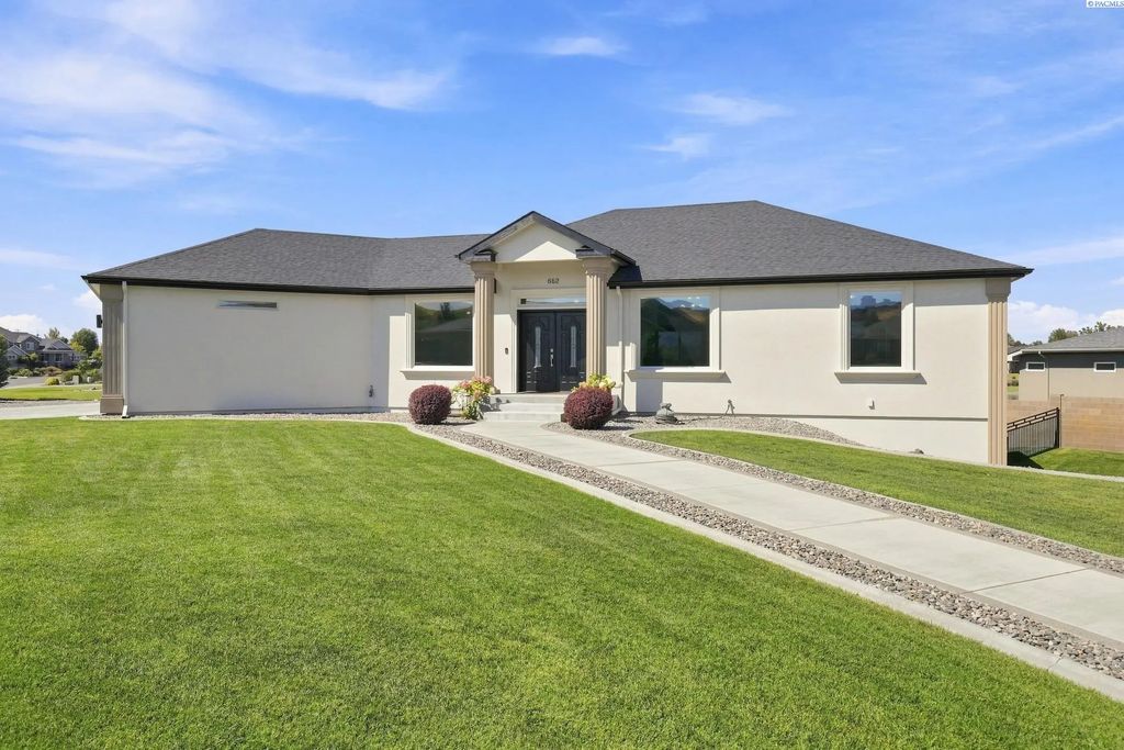 662 S Hawaii Pl, Kennewick