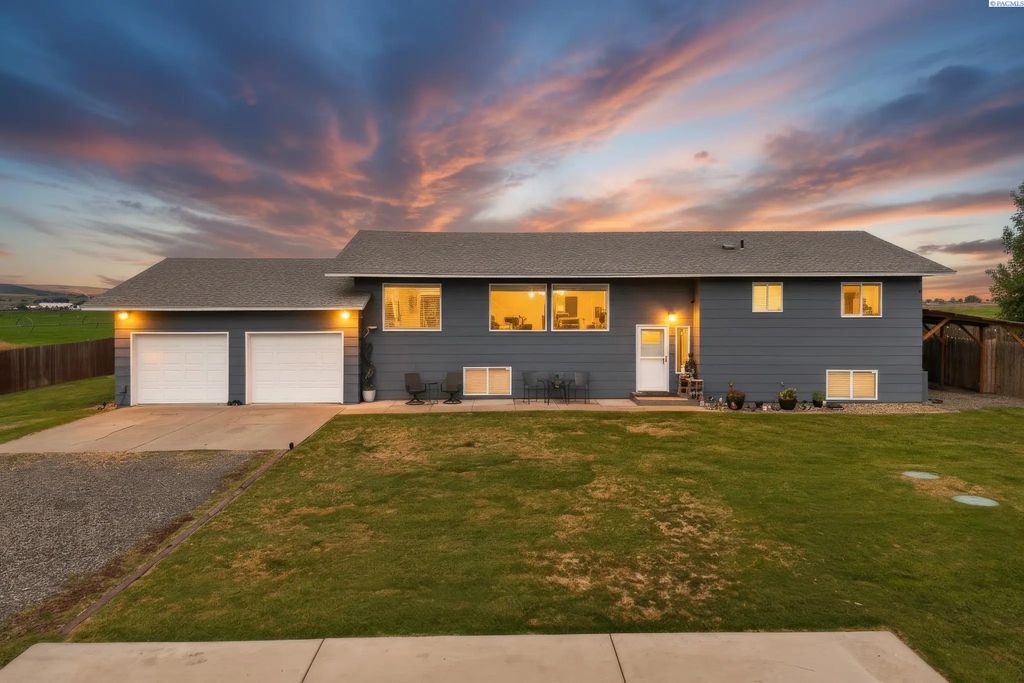 710 Maple Grove Rd, Sunnyside