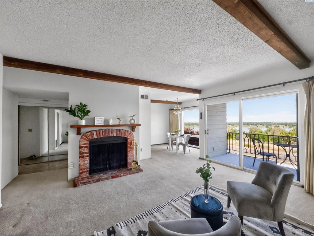 2401 W Canal Dr D-1, Kennewick