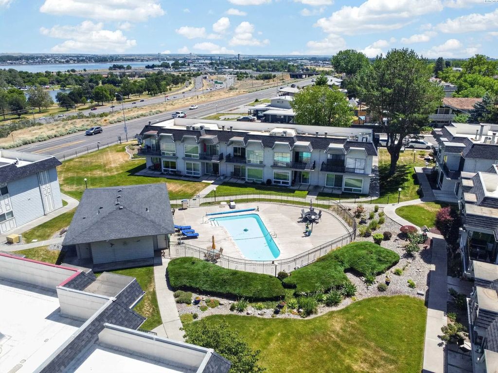 2401 W Canal Dr D-1, Kennewick