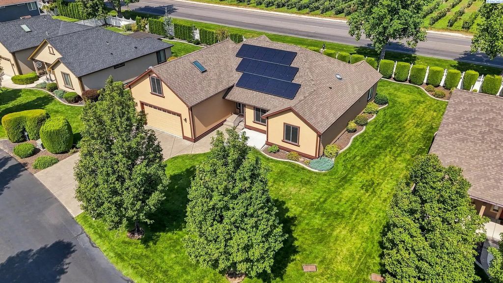 6 Blue Star Court, Pasco