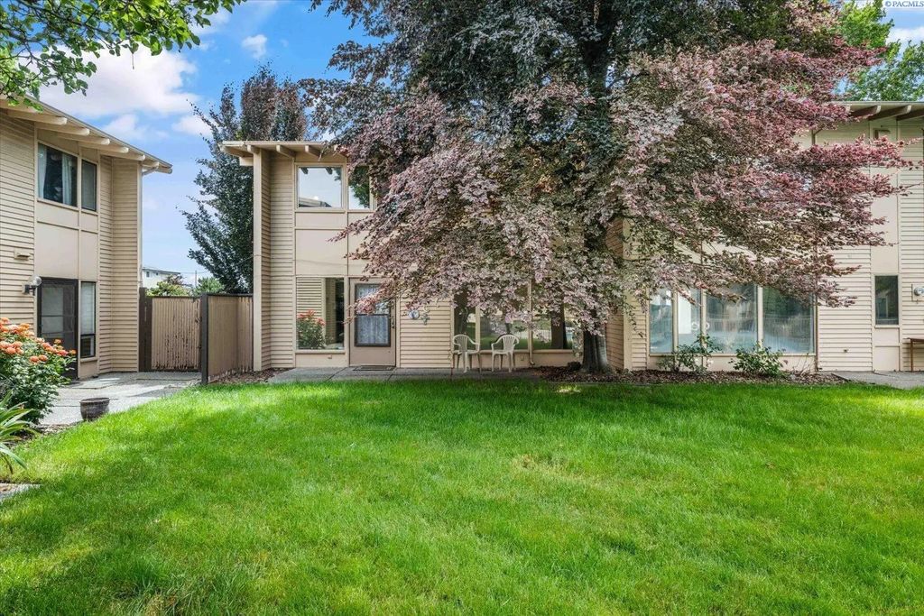 1621 Mowry Square #201, Richland
