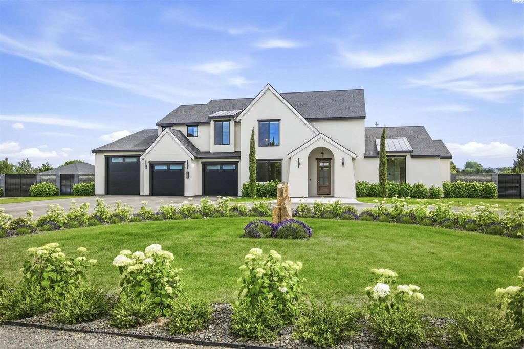 3543 Paso Fino Street, West Richland