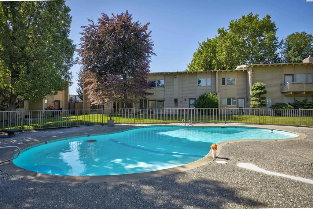 1645 Mowry Square #303, Richland