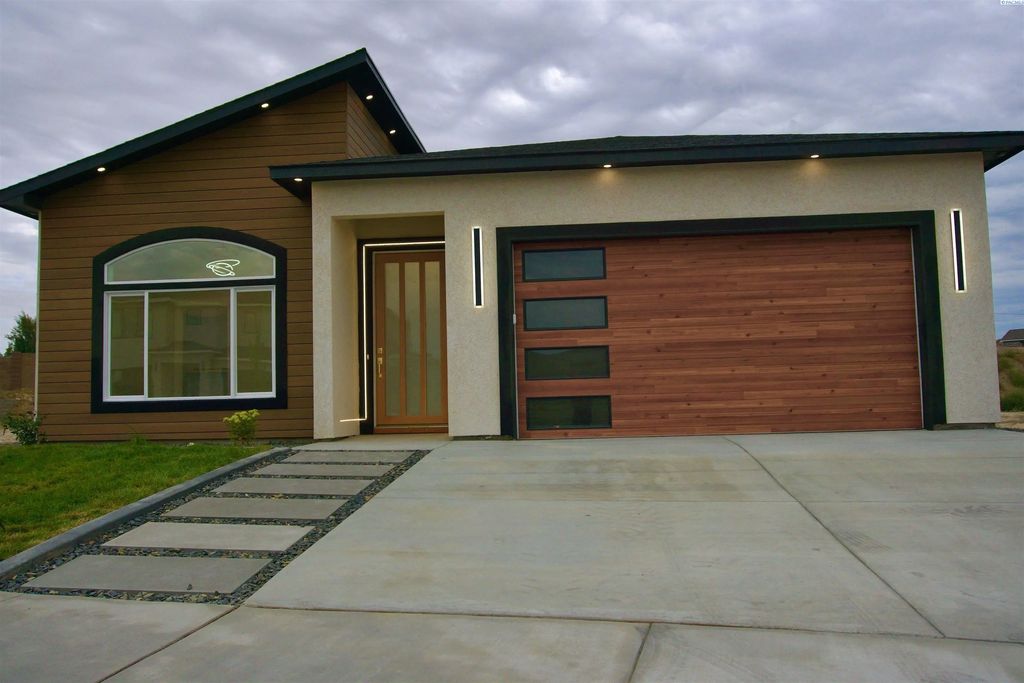 3467 Allison Way, West Richland