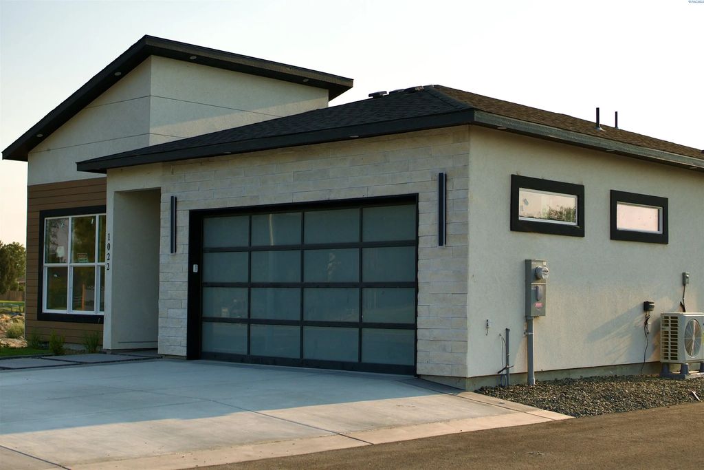 3467 Allison Way, West Richland