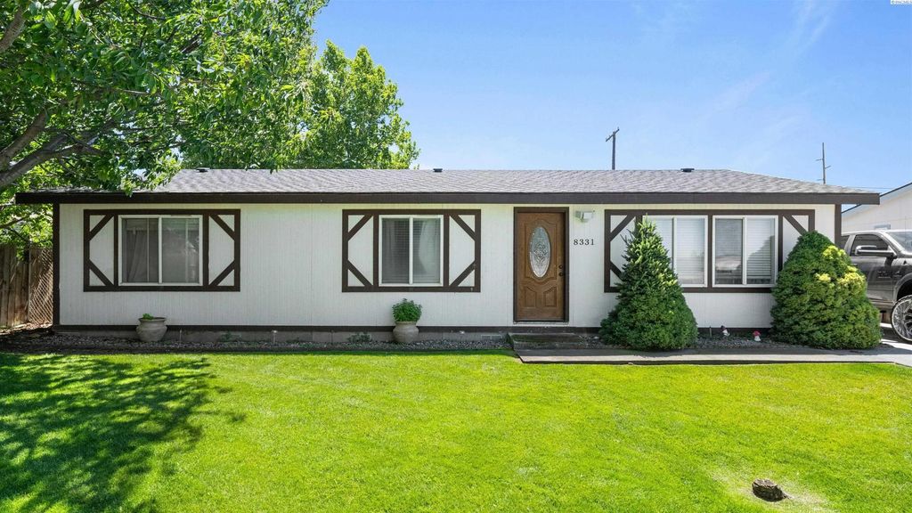 8331 W Yellowstone Ave, Kennewick