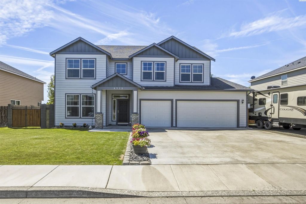 4912 Lucena Drive, Pasco