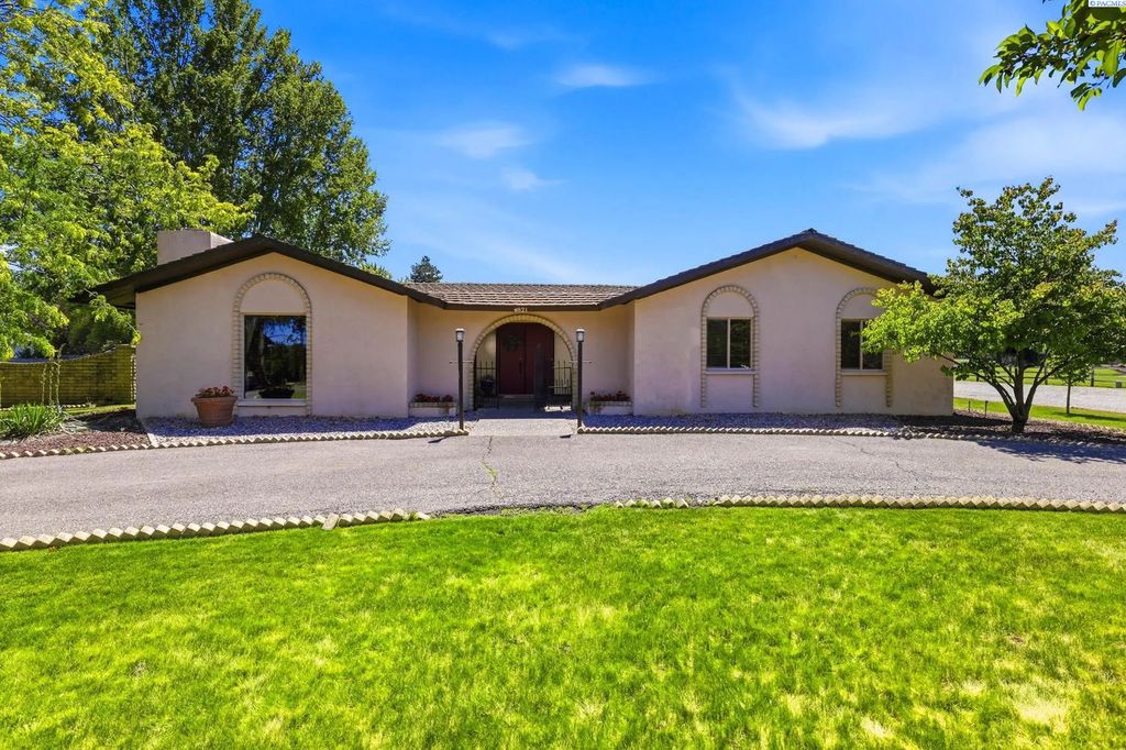 4821 W 12th Ave, Kennewick
