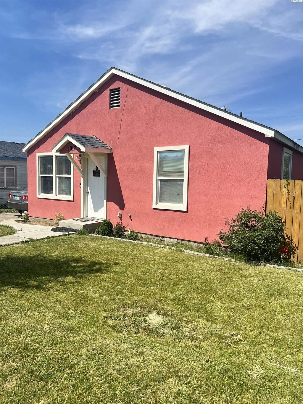 1017 S 10th St, Sunnyside