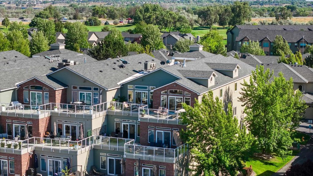 334 Columbia Point Drive Unit 301 301, Richland