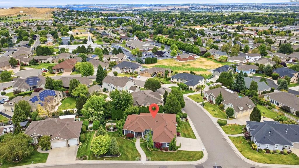332 Falconridge St, Richland