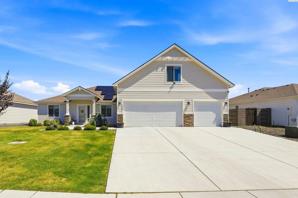 1704 Kendall Rd, Benton City