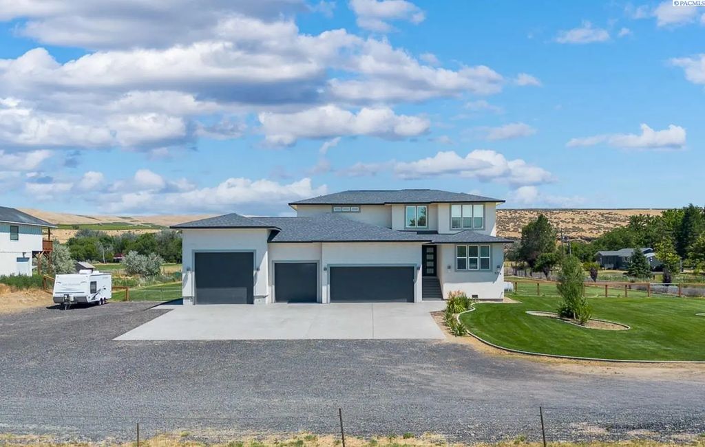 9216 E Pendleton Road, Benton City