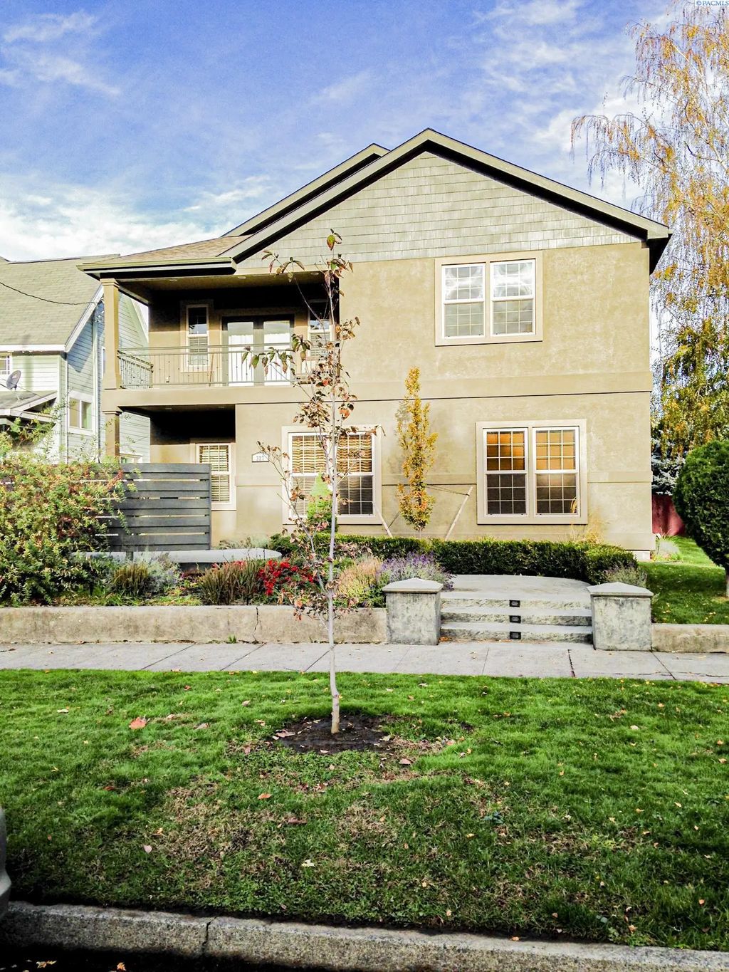 327 E Birch St, Walla Walla