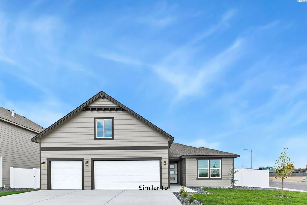 704 Honeylicious St, Richland